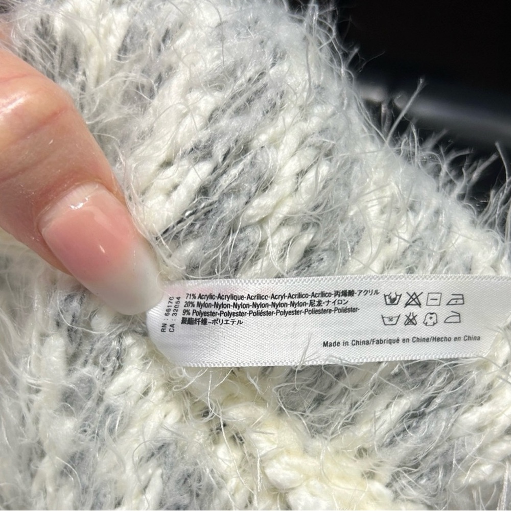 {BNWT} LUSH chunky INFINITY SCARF boho ivory gray super soft URBAN OUTFITTERS - Picture 8 of 8